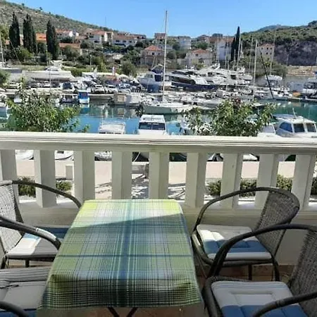 Apartmani Marta Marina Exterior photo