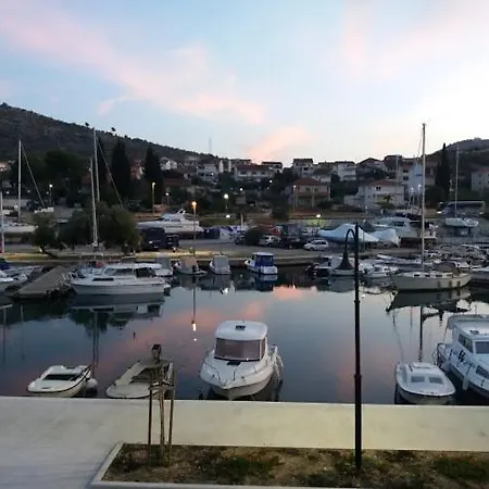 Apartmani Marta Marina Exterior photo