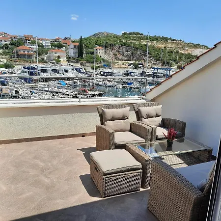 Apartmani Marta Marina Exterior photo