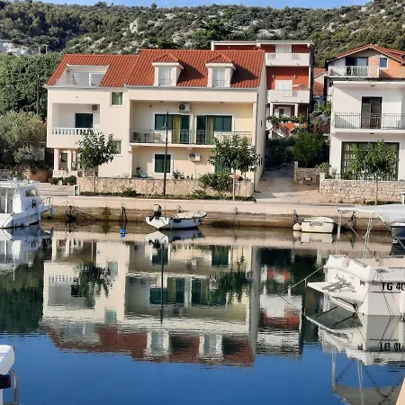 Apartmani Marta Marina Exterior photo