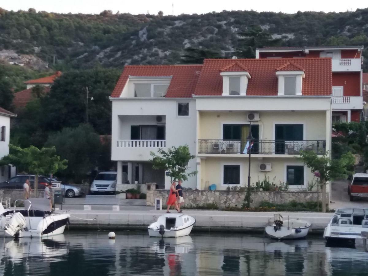Marta Apartment Marina